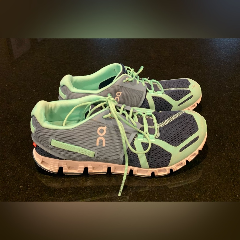 Women’s On Clouds, Size 10